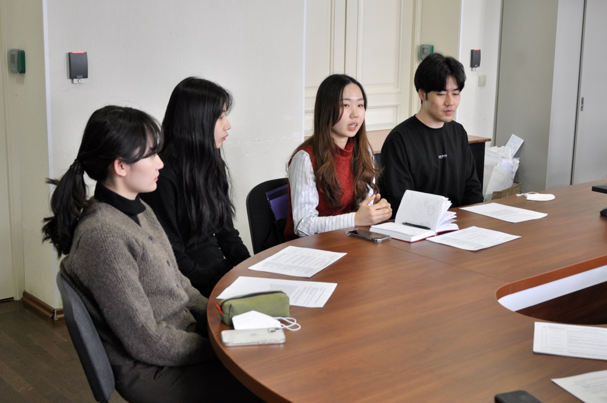 International students help to develop the work of the Representative office of St Petersburg University in the Republic of Korea