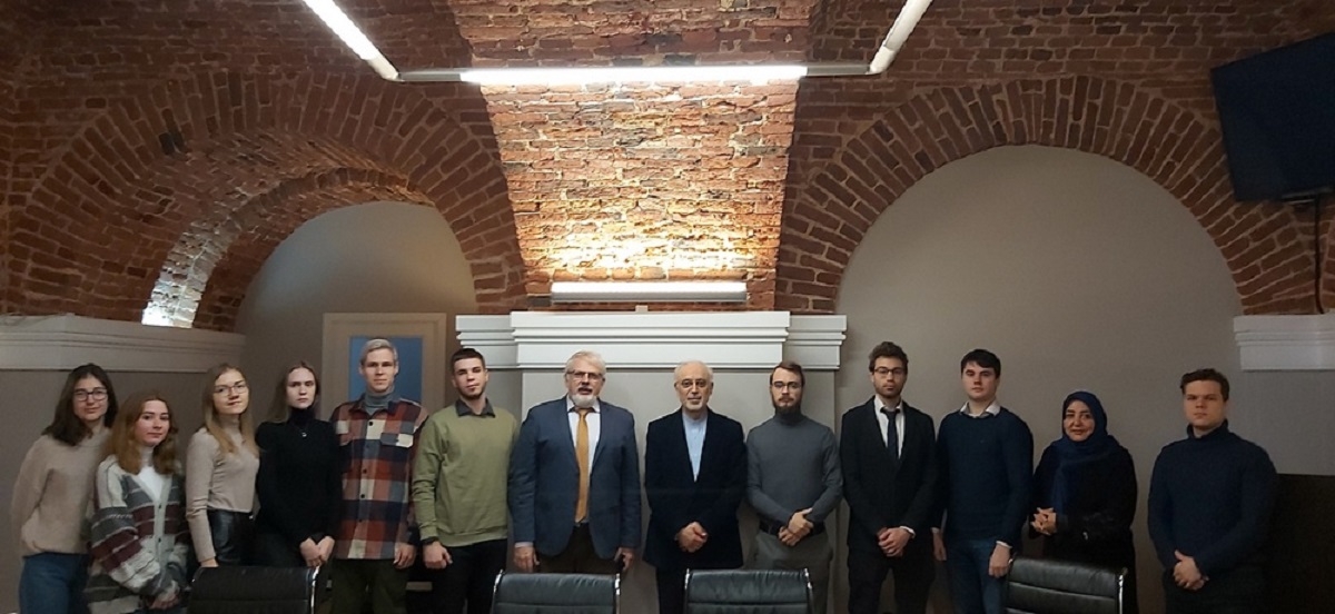 St Petersburg University held a lecture of the former Minister of Foreign Affairs of Iran