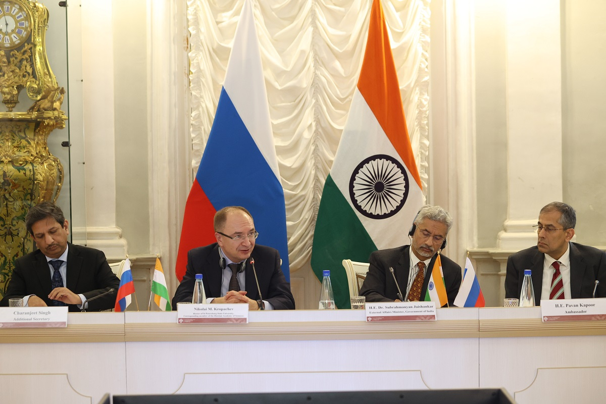 The Minister of External Affairs of India visits St Petersburg University